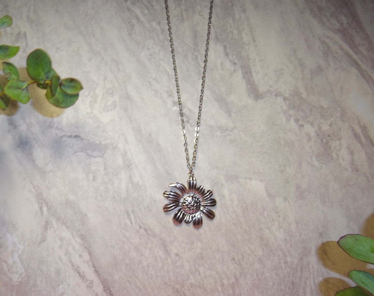 Daisy necklace