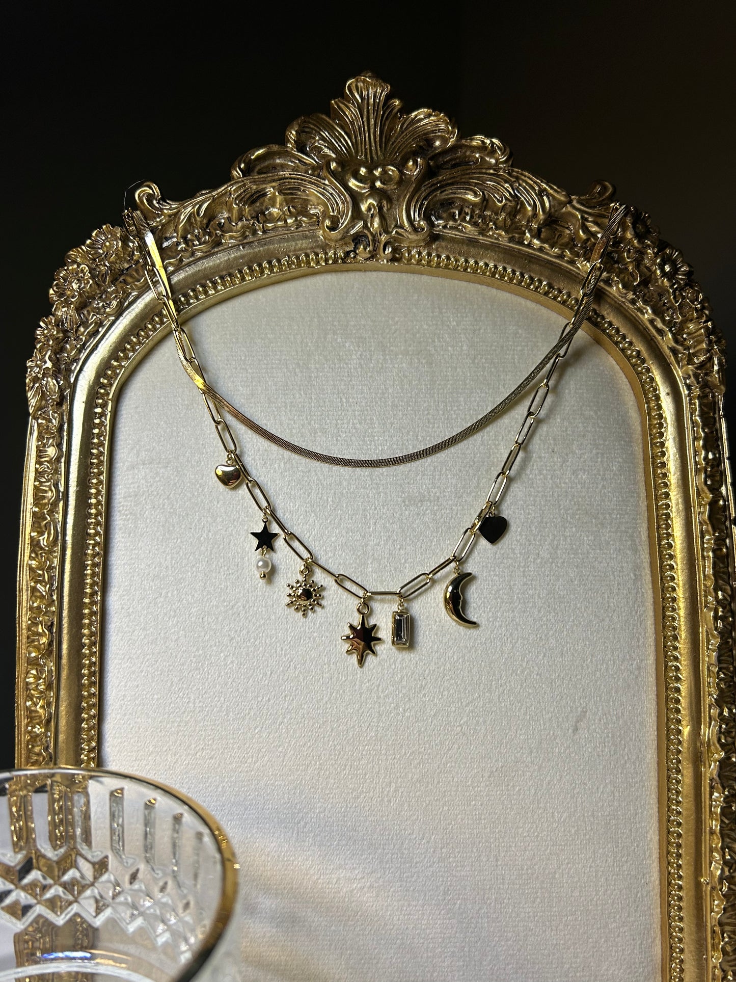 Day and night necklace