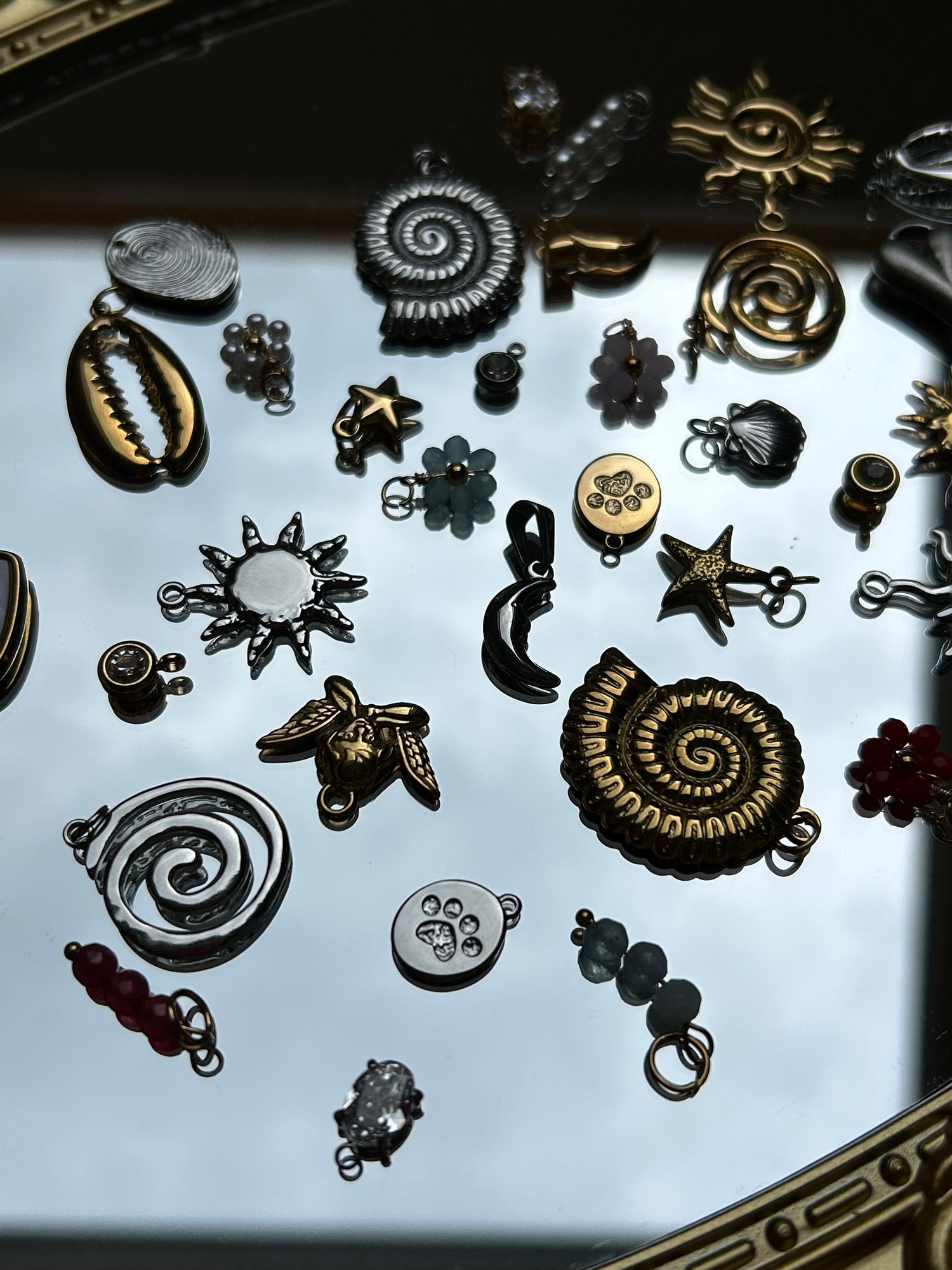 Charm bar