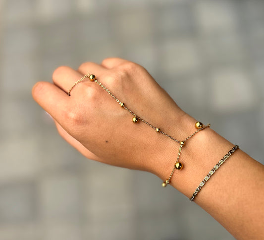 Nessa hand chain