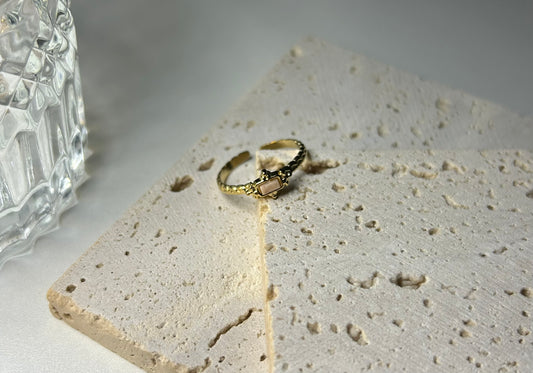 Vintage stone ring