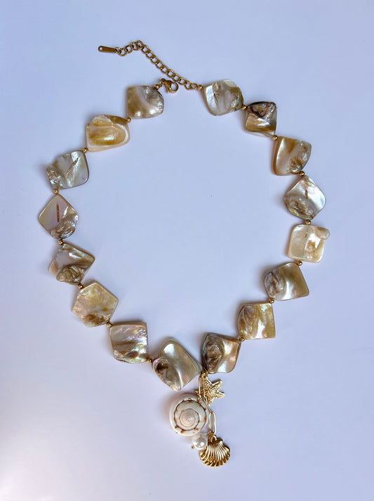 Elvira necklace