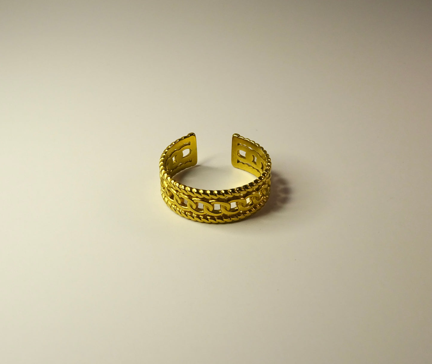 Lucia ring