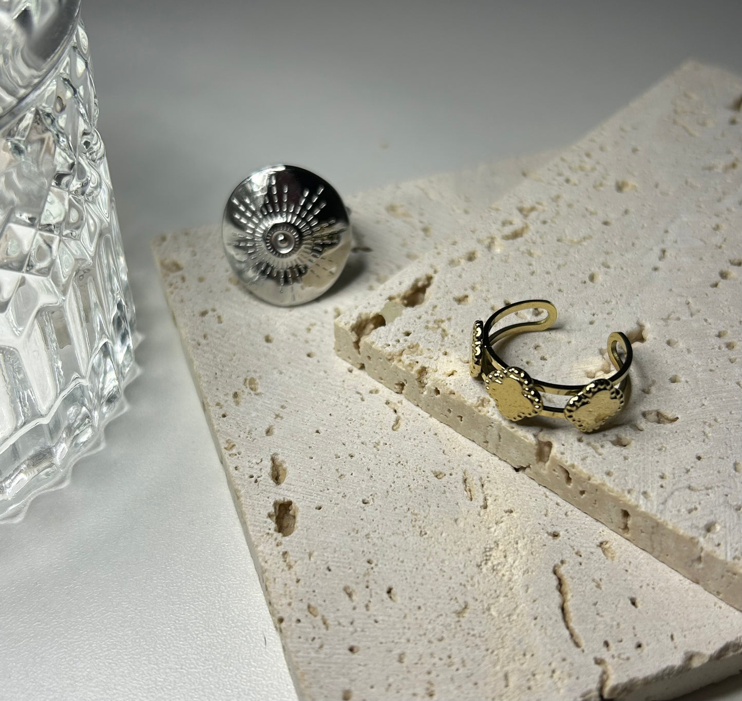 Clovers ring