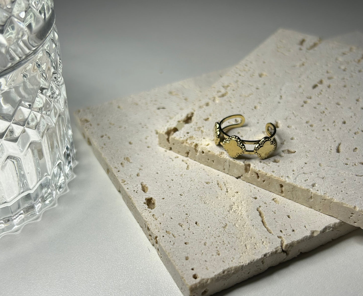 Clovers ring