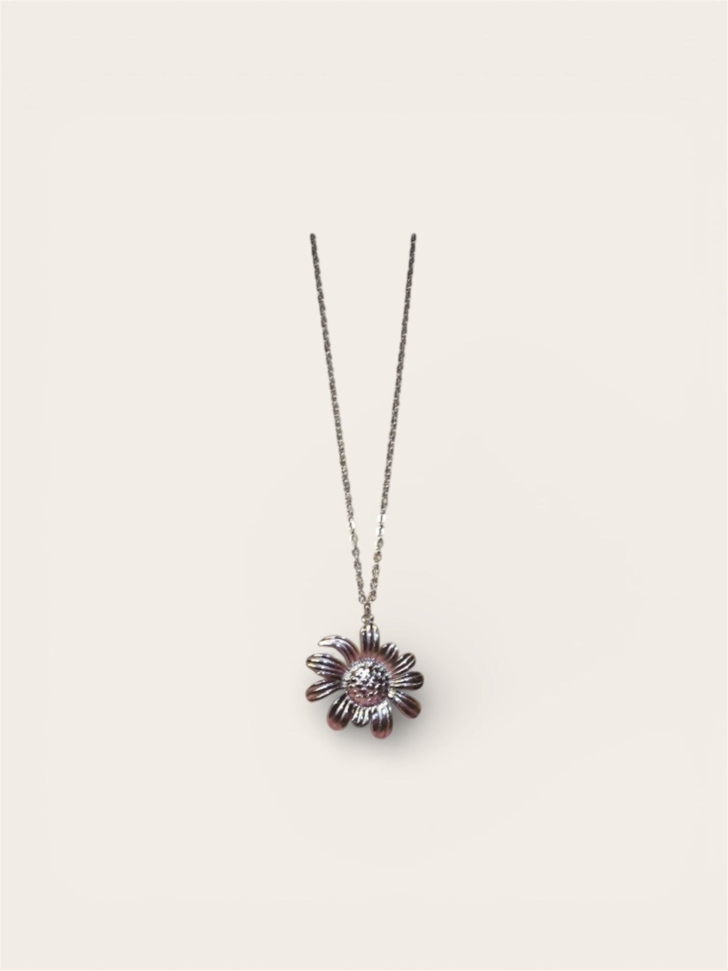 Daisy necklace